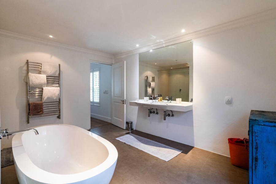 To Let 4 Bedroom Property for Rent in Franschhoek Western Cape